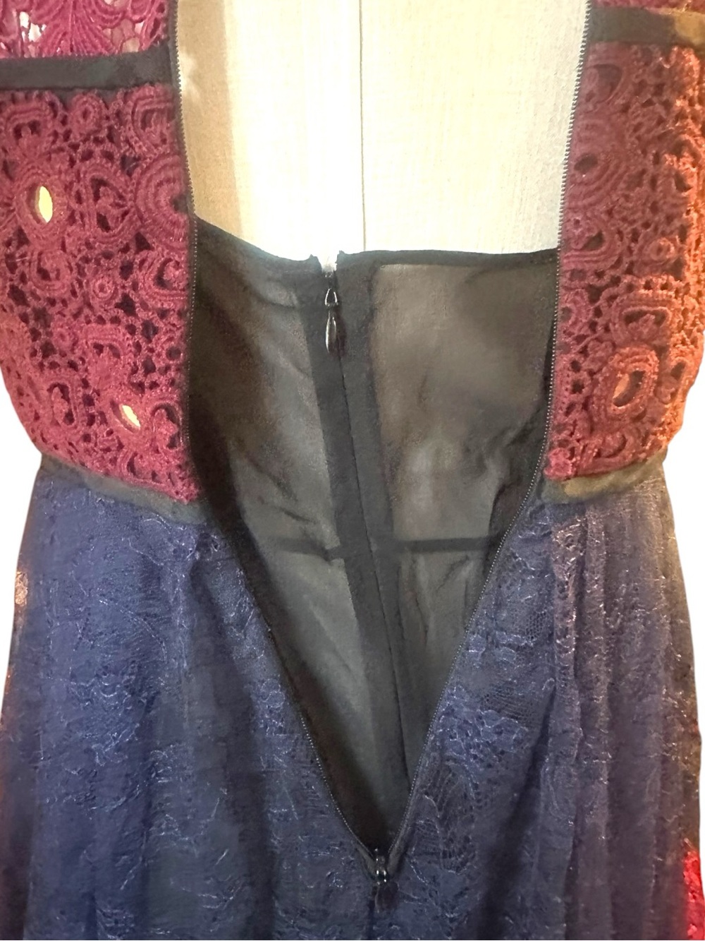 Burberry Prorsum NWT Lace Midi Dress Italy Burgundy Navy High Low EU42 US6 - Picture 3 of 16